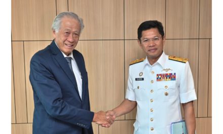 RMN Admiral Touches Base with Singapore Defence Officials