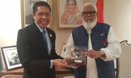 Minister Maliki Osman Enhances Bilateral Ties with Bangladesh Through Education and Trade Discussions
