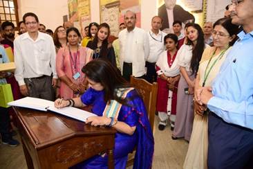 Minister Meenakashi Lekhi Unveils National Archives Exhibition