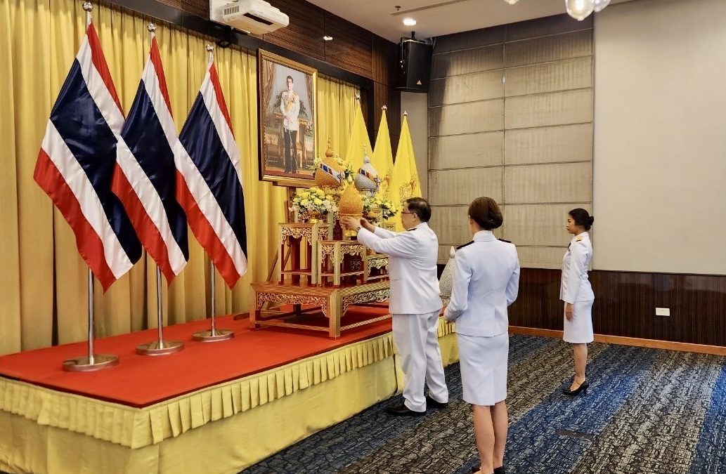 Thai Community in Singapore Honours King’s 70th Birthday Anniversary