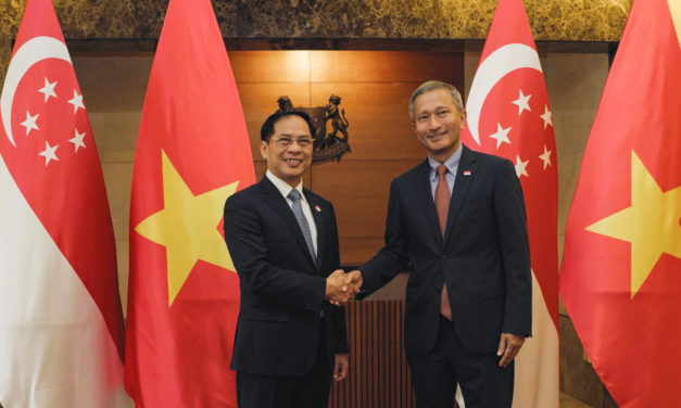 Vietnamese Foreign Minister Bui Thanh Son Wraps Up Official Visit to Singapore