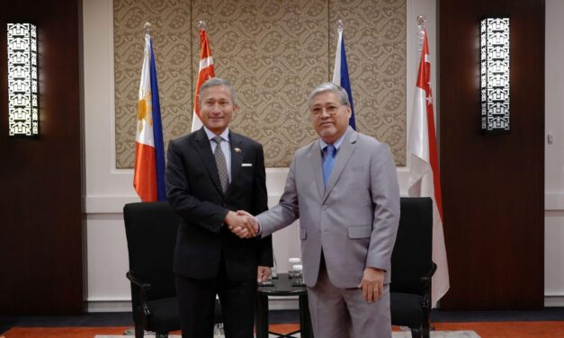 Philippine and Singaporean Foreign Ministers Hold Bilateral Meeting to Strengthen Ties