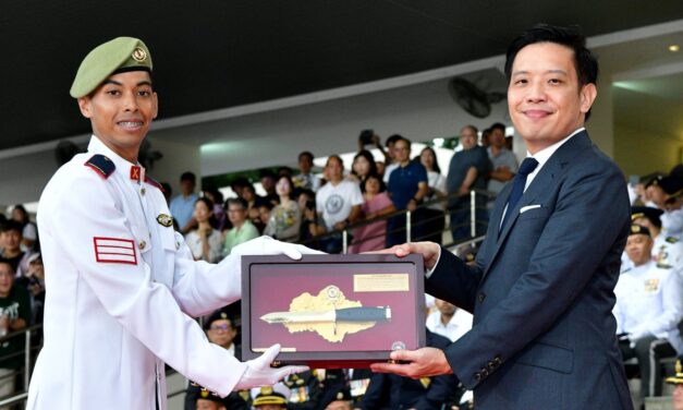 877 Graduate as SAF Specialists and Military Experts