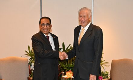 Malaysian Minister for Defence Meets with Singapore’s Minister for Defence