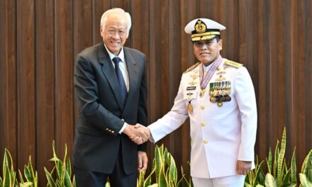 Indonesian Navy Chief Receives Prestigious Military Award in Singapore