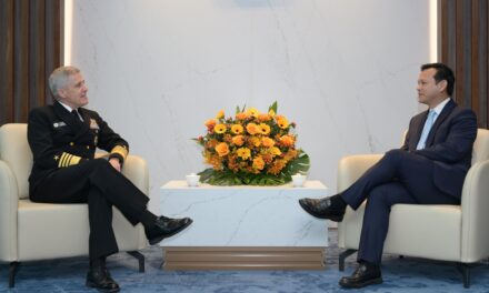 US Pacific Fleet Commander Visits Singapore to Strengthen Defence Ties
