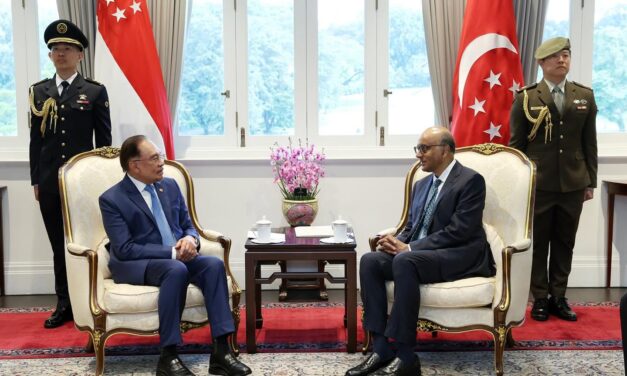 Malaysian Prime Minister Anwar Ibrahim Visits Singapore to Reaffirm Strong Bilateral Ties