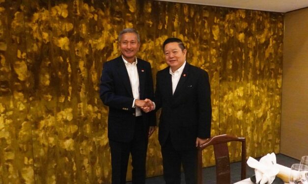 Singapore Foreign Minister Hosts ASEAN Secretary-General for Working Lunch