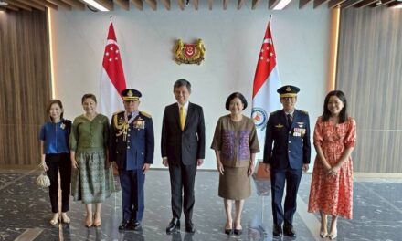 Royal Thai Air Force Commander Receives Military Honour in Singapore