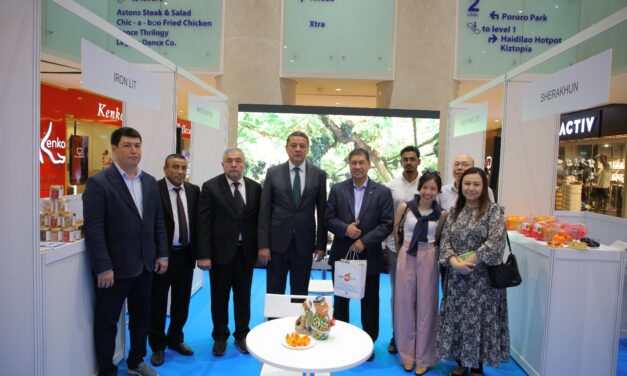 “Made in Uzbekistan” Exhibition Draws Interest in Singapore