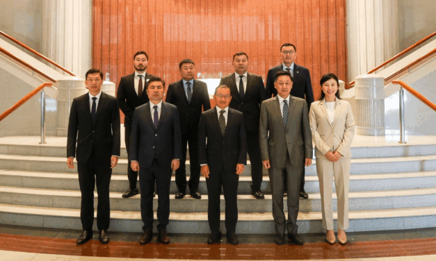 Mongolian Parliamentary Delegation Pays Courtesy Call on Singapore Speaker
