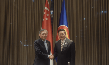 ASEAN Secretary-General Meets Singapore Deputy Prime Minister at AEM Retreat in the Philippines