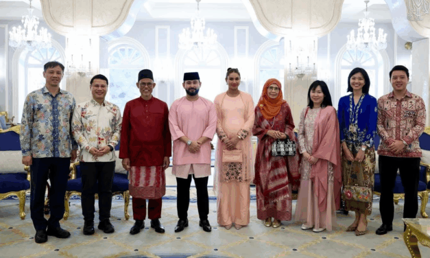 Singapore Ministers Strengthen Bilateral Ties at Johor Royal Family’s Hari Raya Open House