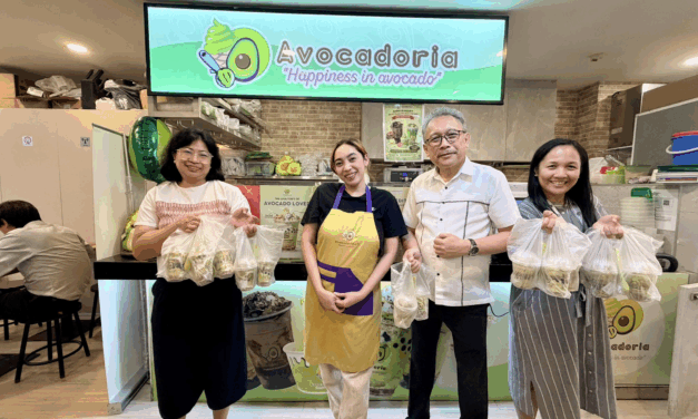 Philippine Ambassador Visits Lucky Plaza to Engage Filipino Community in Singapore