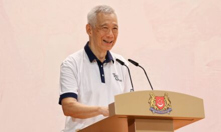 SM Lee Hsien Loong Inspires Students with Message of Resilience and Unity at Awards Ceremony