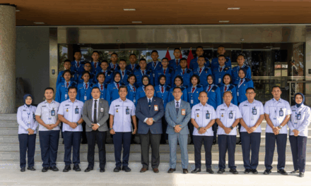 SMA Taruna Nusantara Students Visit Indonesian Embassy