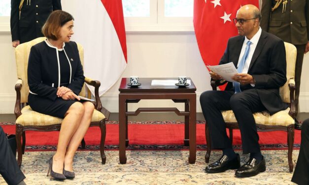 Australia’s New High Commissioner to Singapore Presents Credentials to President Tharman