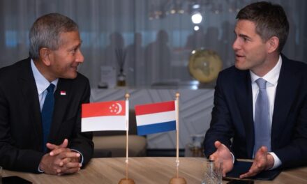 Singapore FM Meets Netherlands Counterpart