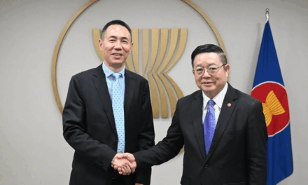 ASEAN Secretary-General Discusses Proposed DEFA Preparatory Forum with IBDT Chairman